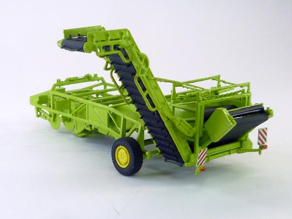 Kartoffelrodelader Fortschritt E682 grün neu Arbeitsstellung 1/32